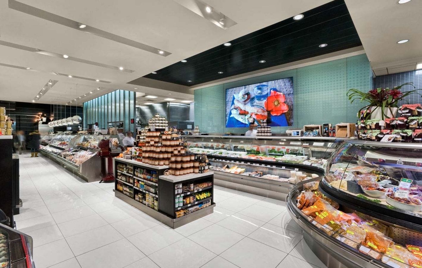 Pusateri's Fine Foods digital signage
